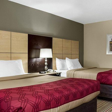 Econo Lodge Grand Forks Extérieur photo