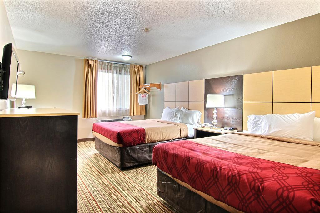 Econo Lodge Grand Forks Extérieur photo