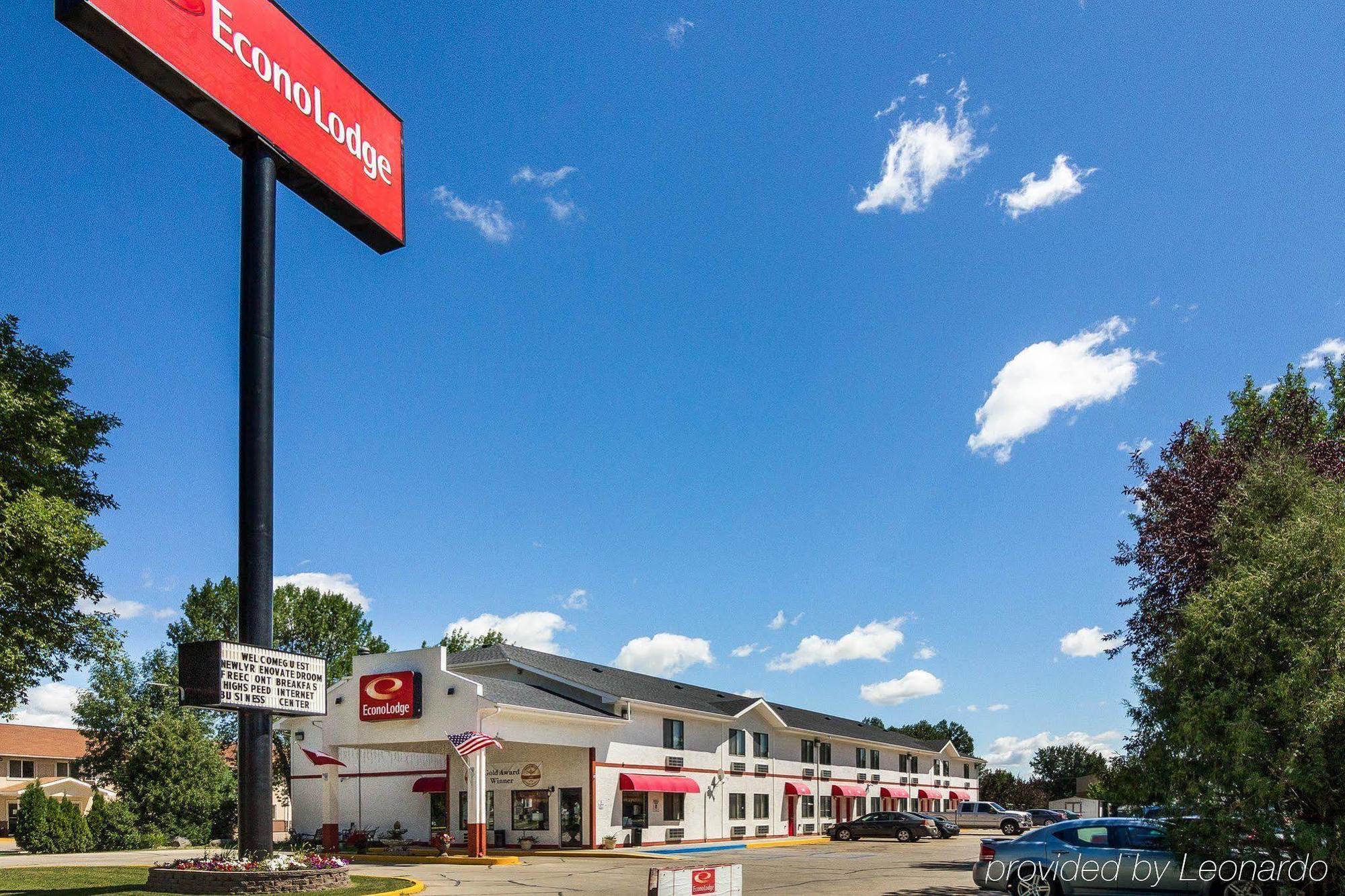Econo Lodge Grand Forks Extérieur photo