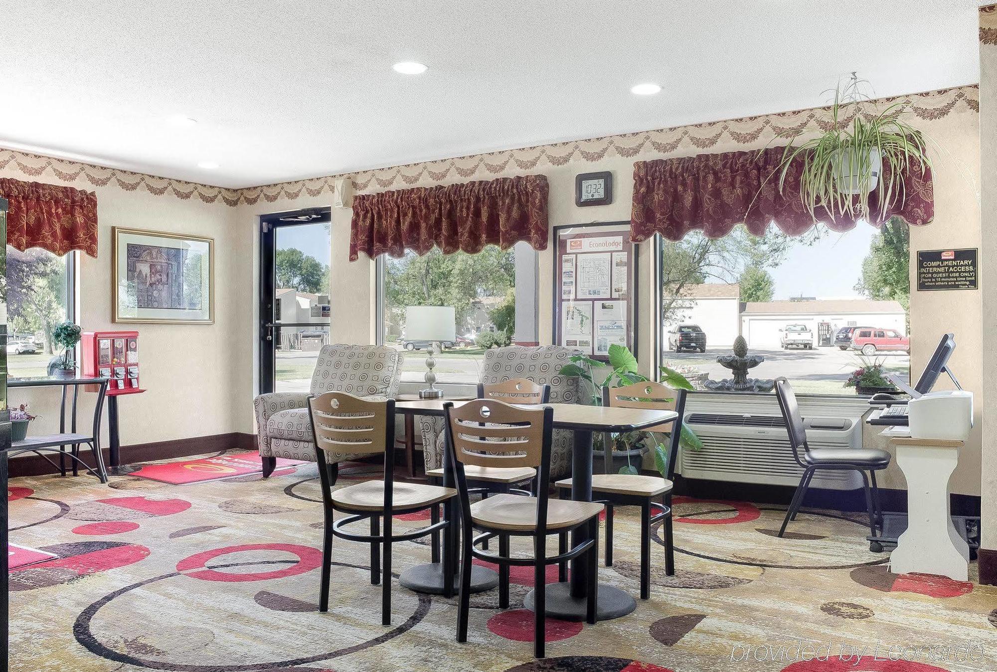 Econo Lodge Grand Forks Extérieur photo