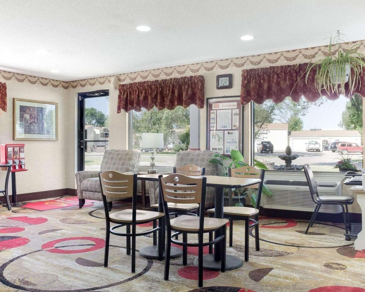 Econo Lodge Grand Forks Extérieur photo